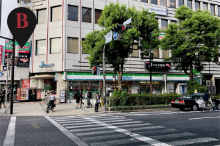 日本橋1丁目交差点ファミマ前